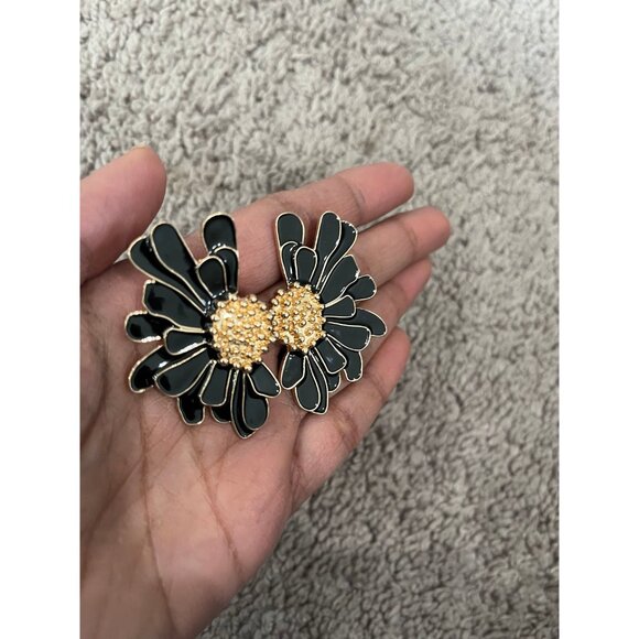 Big Black flower earrings ,black Flower stud  earring gold black earrings large - Picture 6 of 9